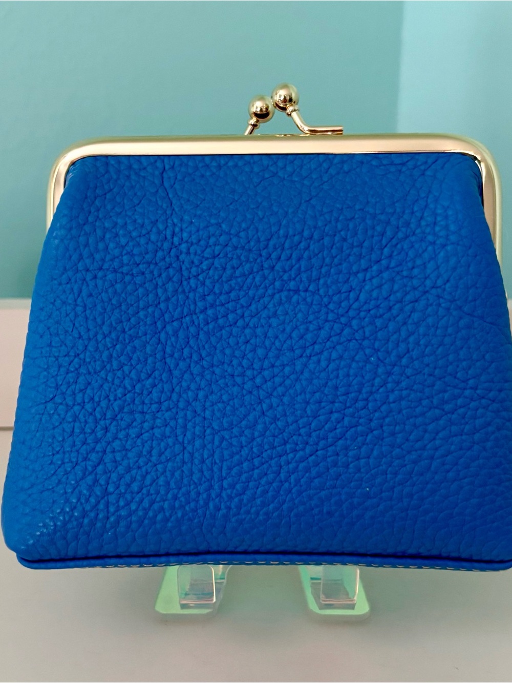 Dooney & Bourke Azure Pebble Leather large Kiss-Lock Coin Purse with Gold Frame - Picture 3 of 6